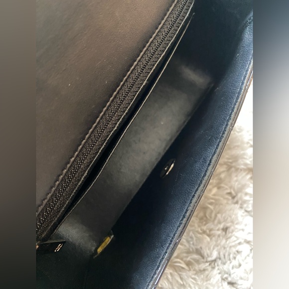 Authentic Quilted chanel mini Black patent leather - Picture 7 of 10